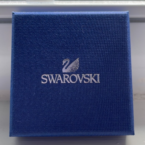 Swarovski crystal heart necklace - Picture 3 of 3